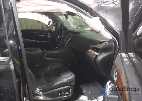 2016 Cadillac Escalade Luxury Collection z USA, uszkodzony, nr VIN 1GYS4BKJ4GR176418